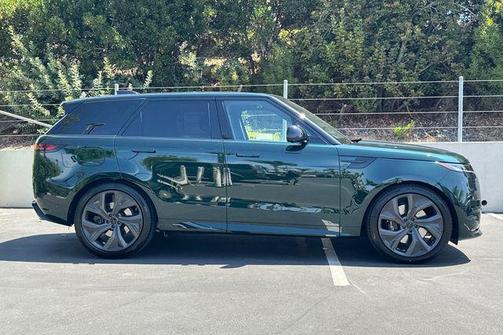 2026 Land Rover Range Rover Sport SE