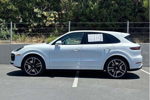 2022 Porsche Cayenne Turbo