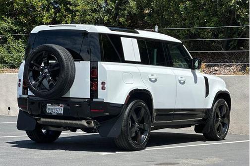 Fuji White 2025 Land Rover Defender 110 P400 X-Dynamic SE