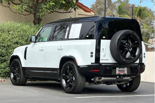 Fuji White 2026 Land Rover Defender P400 X-Dynamic SE