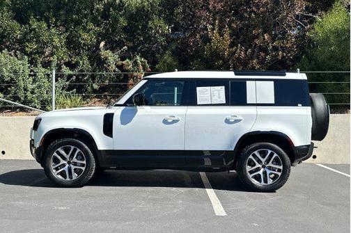 Fuji White 2026 Land Rover Defender P400 X-Dynamic SE