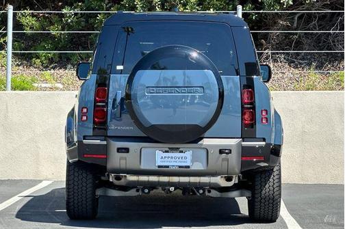 Tasman Blue Metallic 2025 Land Rover Defender 110 P400 X-Dynamic SE