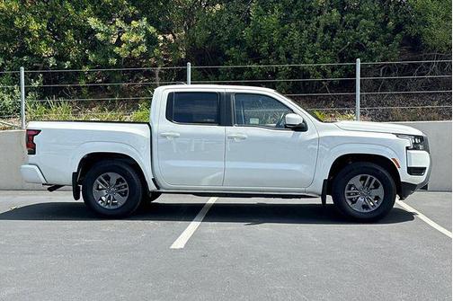 Glacier White 2026 Nissan Frontier SV