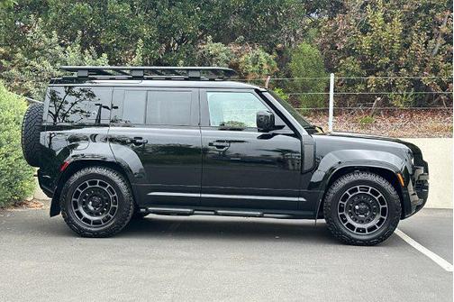 Narvik Black 2026 Land Rover Defender P635 OCTA Black