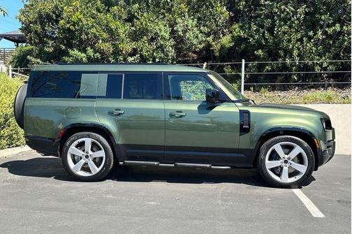 Woolstone Green Metallic 2026 Land Rover Defender P400 X-Dynamic SE
