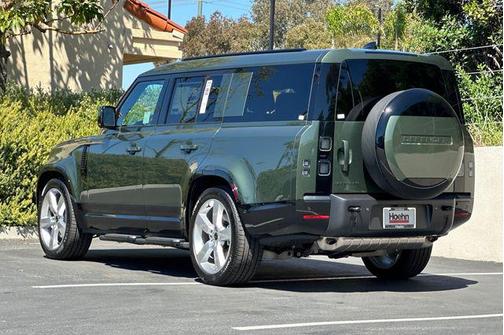 Woolstone Green Metallic 2026 Land Rover Defender P400 X-Dynamic SE