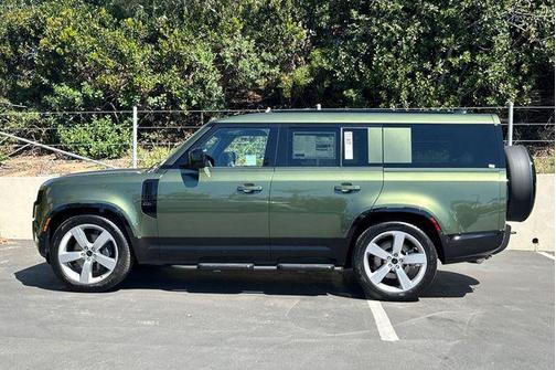 Woolstone Green Metallic 2026 Land Rover Defender P400 X-Dynamic SE