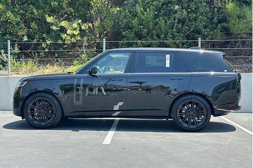 Santorini Black 2026 Land Rover Range Rover P530 SE 7 Seat