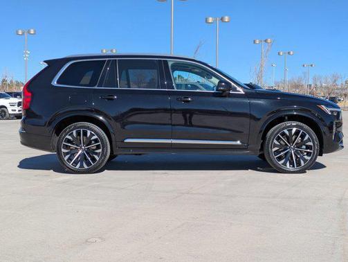 2025 Volvo XC90 B6 Plus 7-Seater