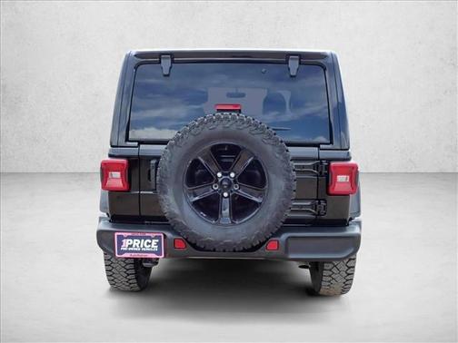 Black Clearcoat 2022 Jeep Wrangler Unlimited Sahara
