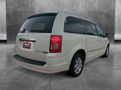 2010 Chrysler Town & Country Touring