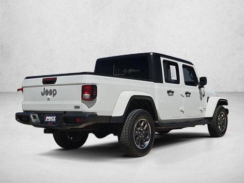 Bright White Clearcoat 2022 Jeep Gladiator Overland