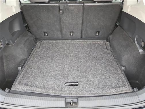 Deep Black Pearl 2021 Volkswagen Tiguan 2.0T SE 4MOTION