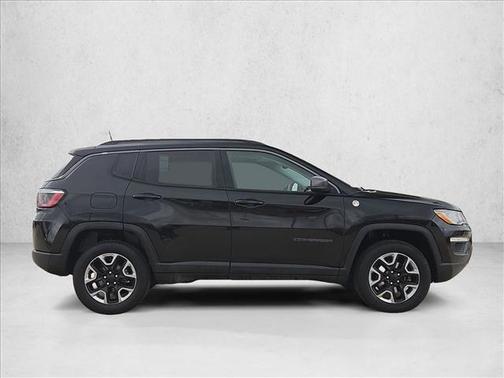 Diamond Black Crystal Pearlcoat 2017 Jeep New Compass Trailhawk