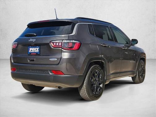 Granite Crystal Metallic Clearcoat 2022 Jeep Compass Latitude