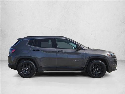 Granite Crystal Metallic Clearcoat 2022 Jeep Compass Latitude