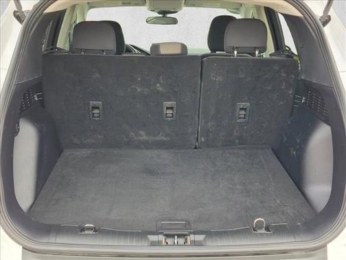 Oxford White 2022 Ford Escape SE