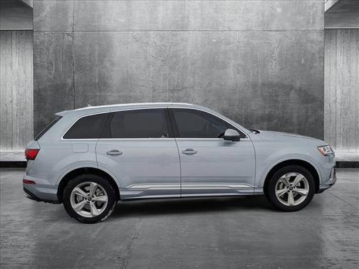 2023 Audi Q7 45 Premium