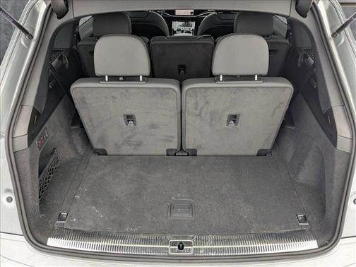2023 Audi Q7 45 Premium