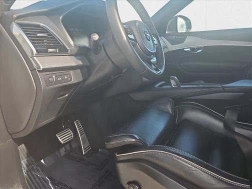 2022 Volvo XC90 Recharge Plug-In Hybrid T8 R-Design 7 Passenger