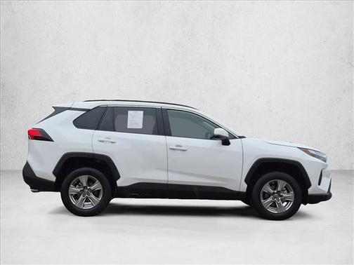 Ice Cap 2025 Toyota RAV4 XLE
