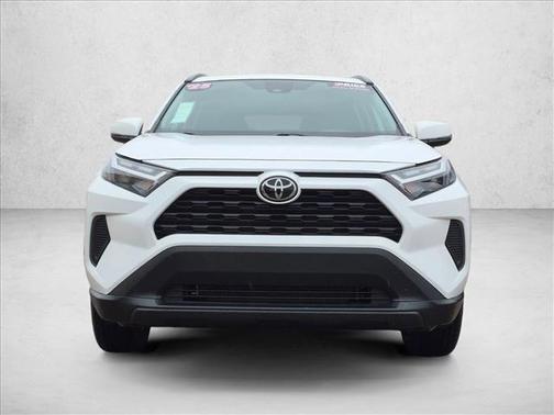 Ice Cap 2025 Toyota RAV4 XLE