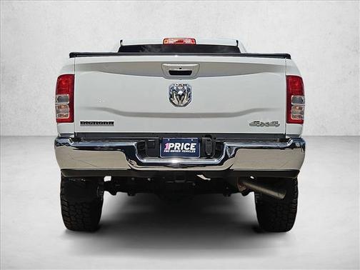 Bright White Clearcoat 2022 RAM 2500 Big Horn Crew Cab 4x4 6'4' Box