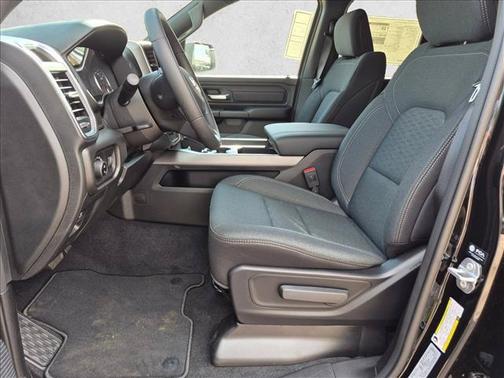 Diamond Black Crystal Pearlcoat 2026 RAM 1500 Express
