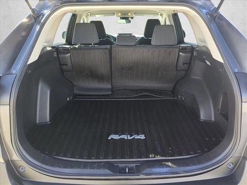 2020 Toyota RAV4 Hybrid LE