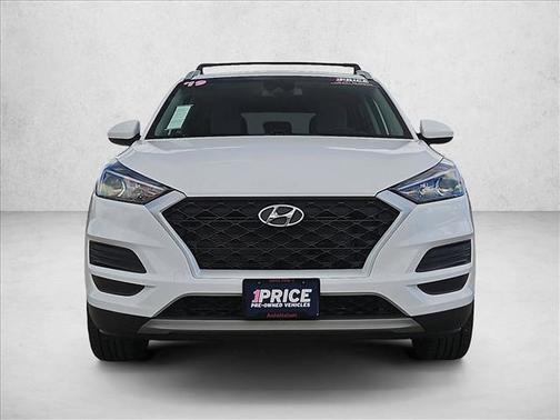 Dazzling White 2019 Hyundai TUCSON SE