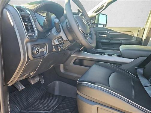 2026 RAM 3500 Laramie Crew Cab 4x4 8' Box