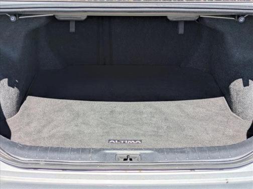 Brilliant Silver Metallic 2023 Nissan Altima 2.5 SV