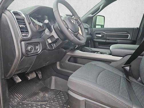 2026 RAM 3500 Big Horn Crew Cab 4x4 8' Box