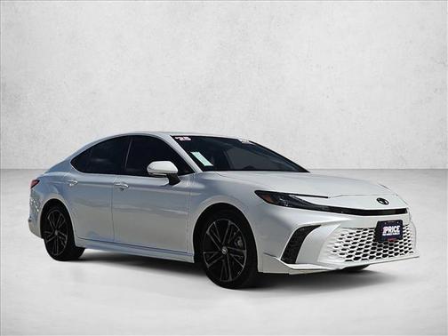 Wind Chill Pearl 2025 Toyota Camry XSE