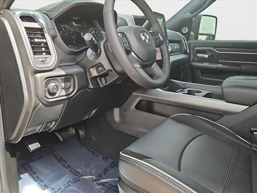2025 RAM 2500 Laramie Crew Cab 4x4 6'4' Box