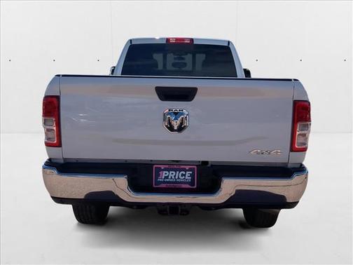 2022 RAM 2500 Tradesman Crew Cab 4x4 8' Box