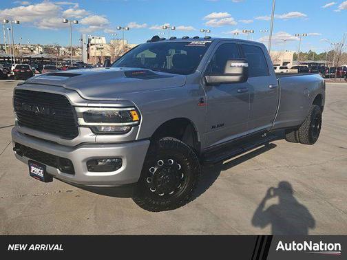 2024 RAM 3500 Laramie Crew Cab 4x4 8' Box