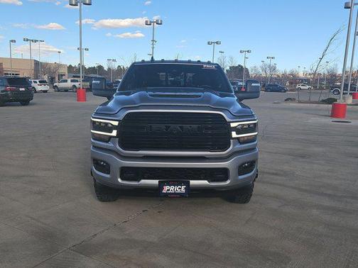 2024 RAM 3500 Laramie Crew Cab 4x4 8' Box