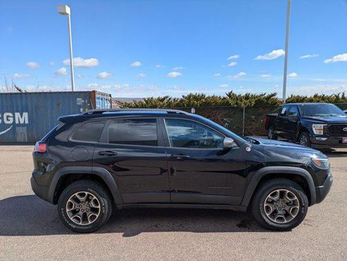 2020 Jeep Cherokee Trailhawk