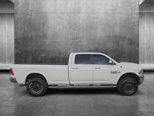 2017 RAM 2500 Laramie Crew Cab 4x4 8' Box