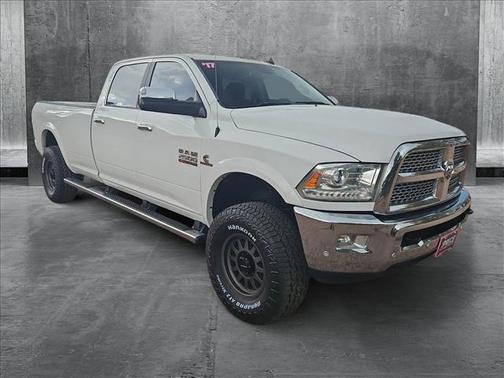 2017 RAM 2500 Laramie Crew Cab 4x4 8' Box