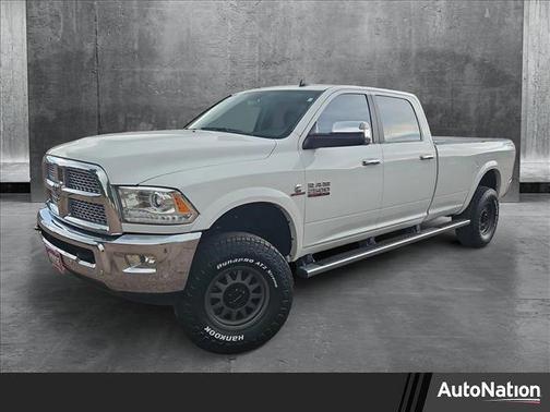 2017 RAM 2500 Laramie Crew Cab 4x4 8' Box