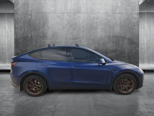 2022 Tesla Model Y Long Range Dual Motor All-Wheel Drive