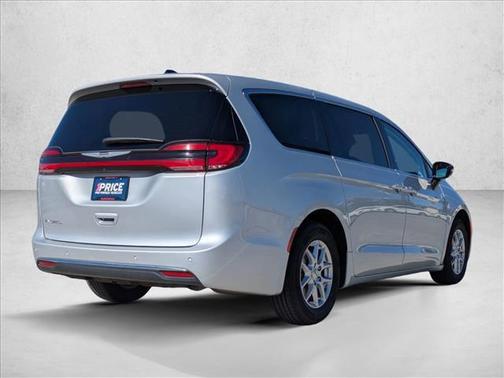 Silver Mist Clearcoat 2024 Chrysler Pacifica Touring L