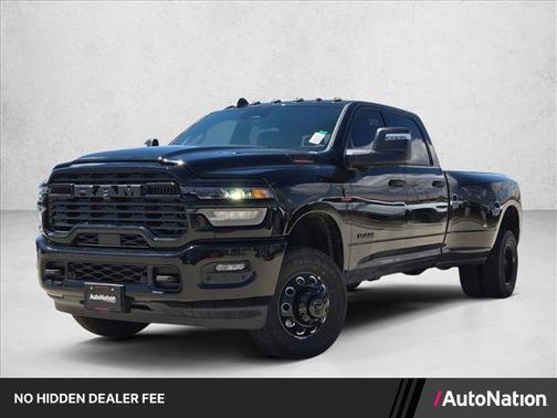 Diamond Black Crystal Pearlcoat 2026 RAM 3500 Big Horn Crew Cab 4x4 8' Box