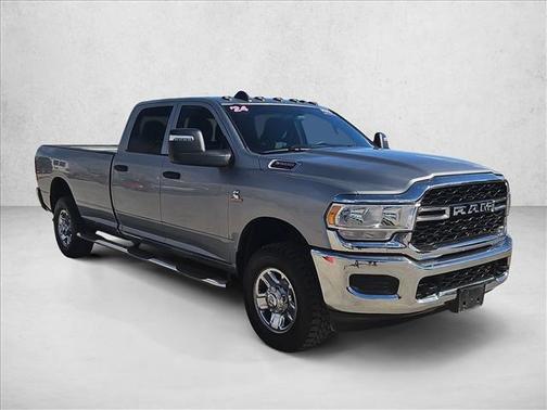 2024 RAM 3500 Tradesman Crew Cab 4x4 8' Box
