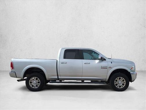 2017 RAM 2500 Laramie Crew Cab 4x4 6'4' Box
