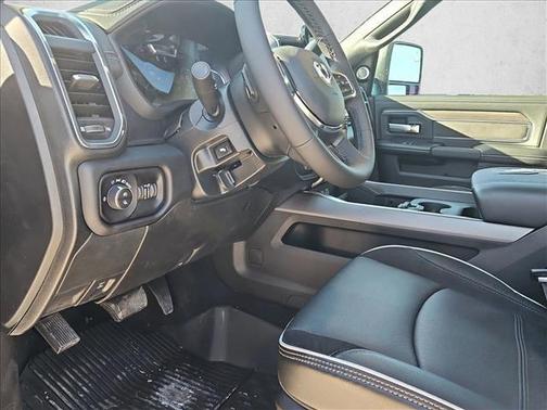 2026 RAM 2500 Laramie Crew Cab 4x4 6'4' Box