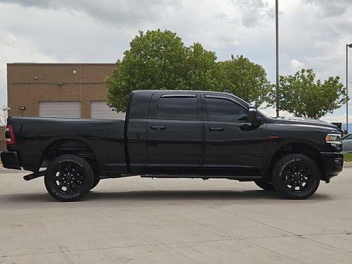Diamond Black Crystal Pearlcoat 2024 RAM 2500 Laramie Crew Cab 4x4 6'4' Box