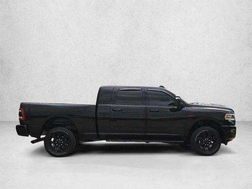 Diamond Black Crystal Pearlcoat 2024 RAM 2500 Laramie Crew Cab 4x4 6'4' Box
